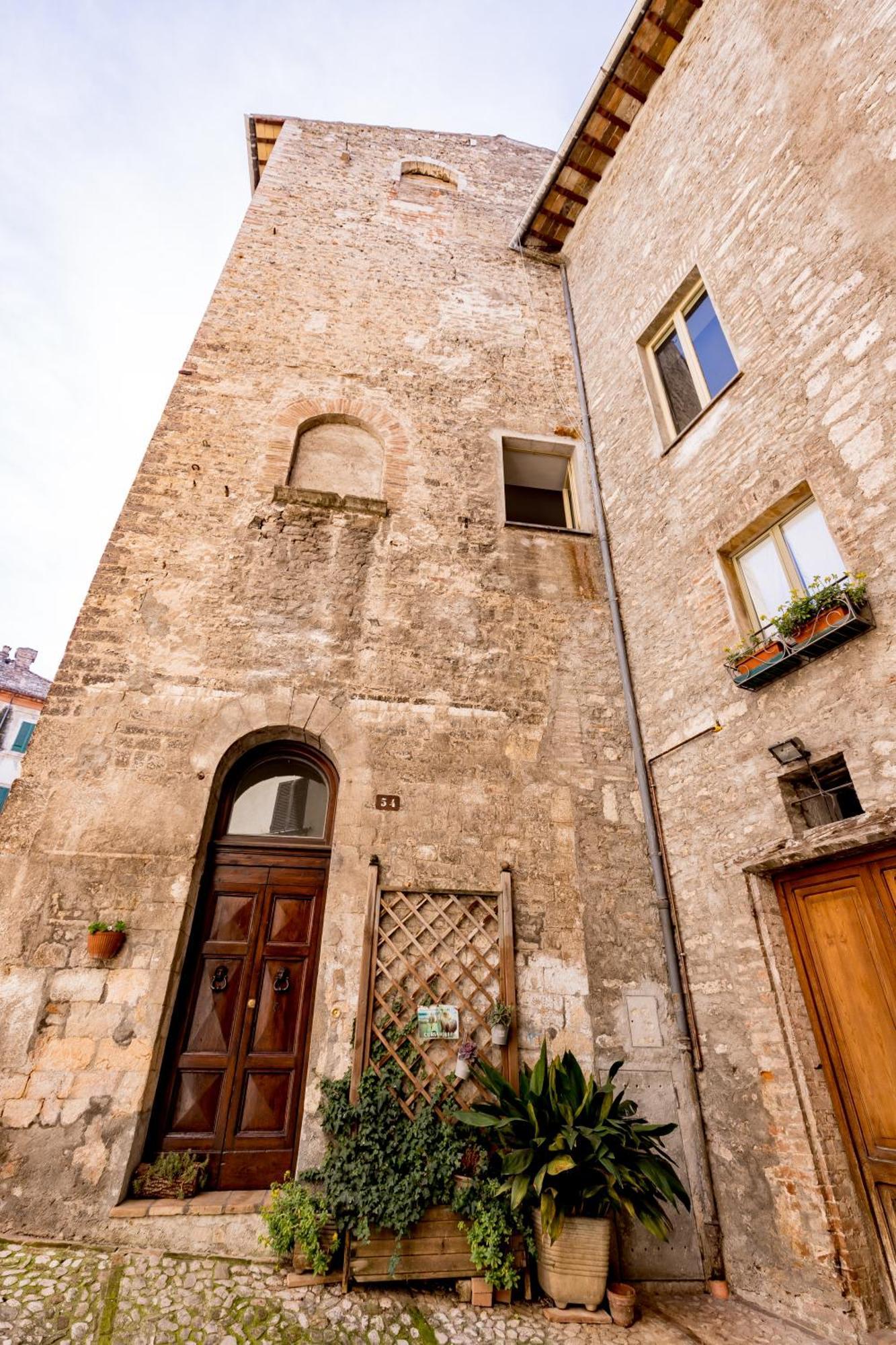 Appartamento In Centro Via Porta Fuga Spoleto Esterno foto